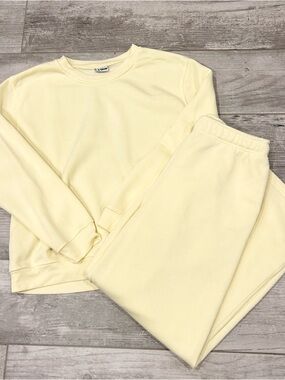 LA Glow Women’s Butter Yellow Cozy Crewneck Sweatshirt & Sweatpant Set Size XL